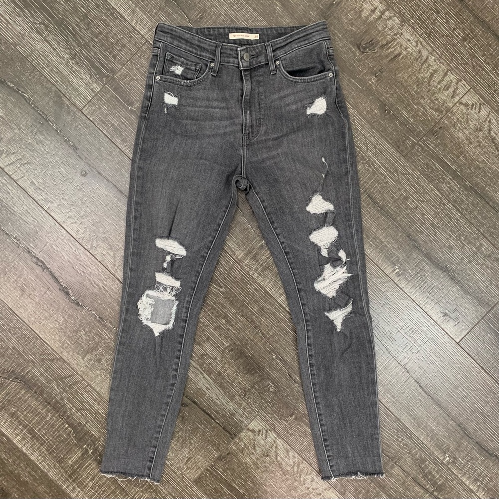 Levi’s women’s 721 high rise distressed gray skinny denim jeans size 28